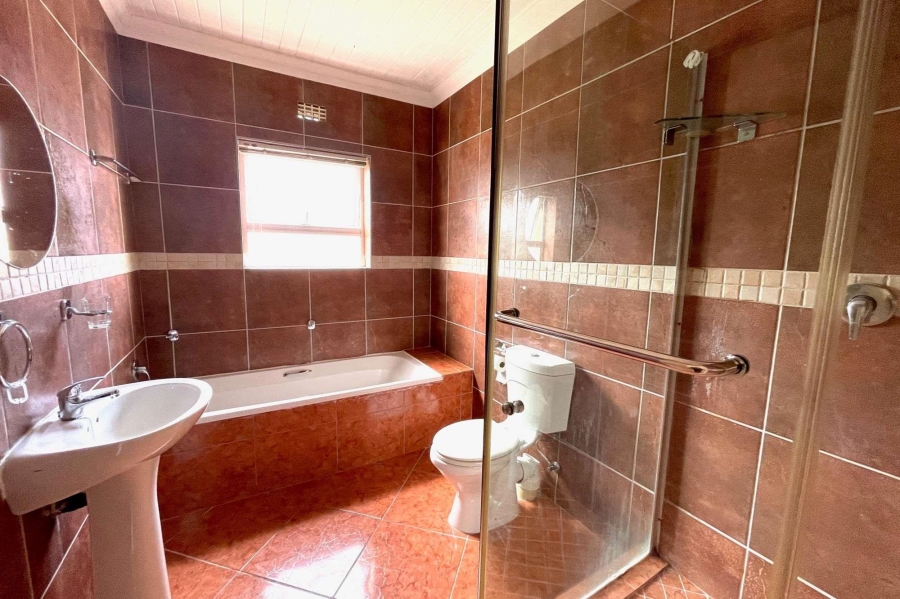 2 Bedroom Property for Sale in Hagley Western Cape